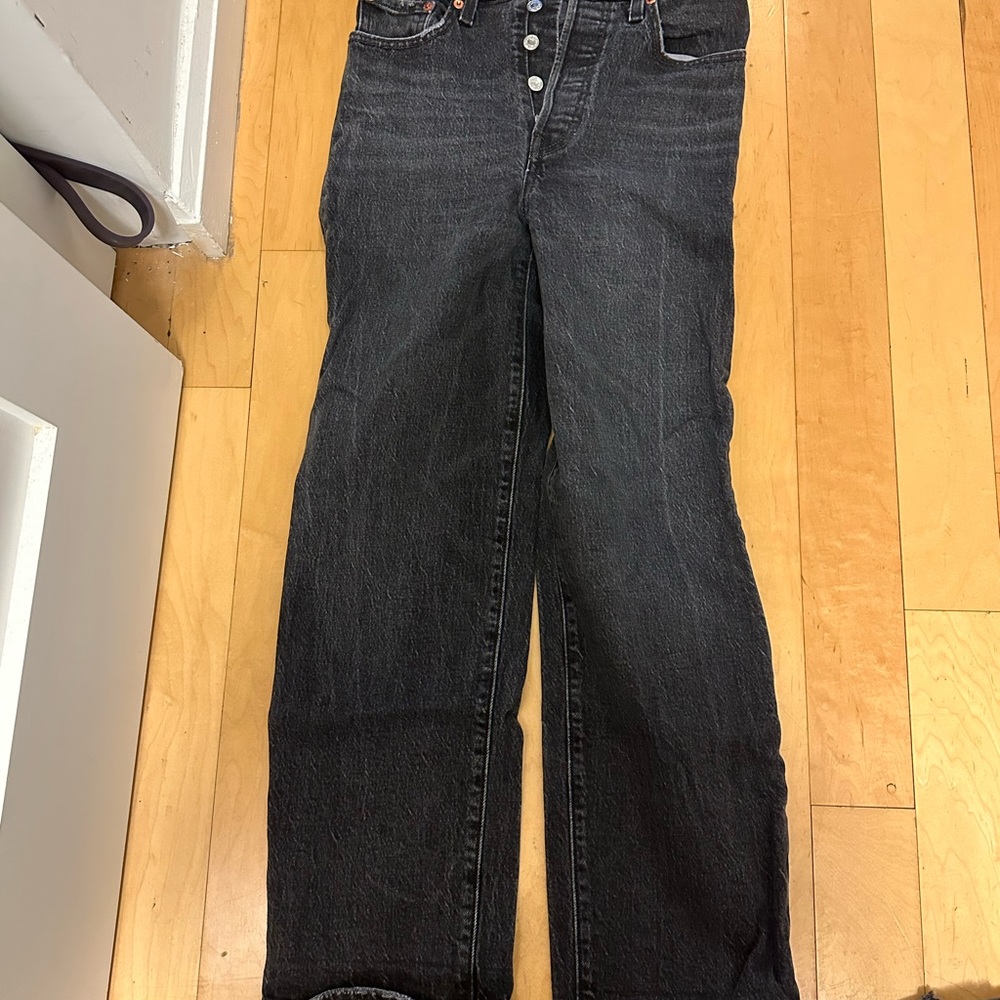 Black ribcage straight Levi's jeans
